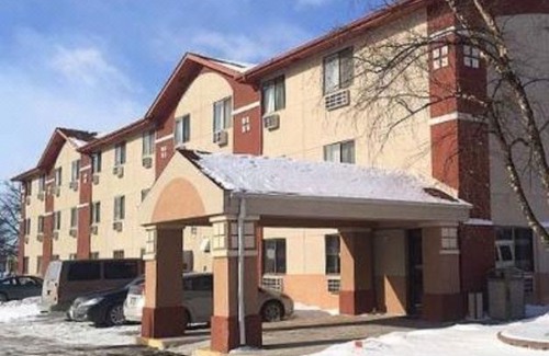 Waukegan Hotel | Rodeway Inn Waukegan - Gurnee
