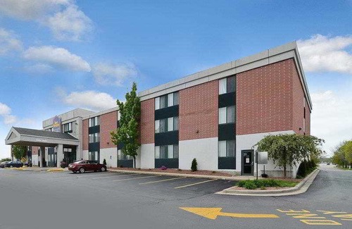 Pewaukee Hotel | Best Western Waukesha Grand