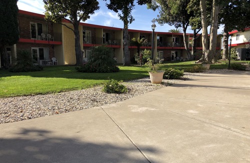 Oakland Hotel | Econo Lodge Inn & Suites Oakland Airport