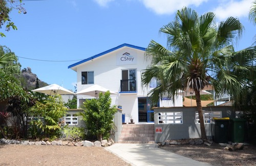 Picnic Bay Hotel | Cstay