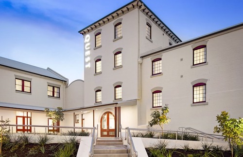 Newcastle West Hotel | Quest Newcastle West