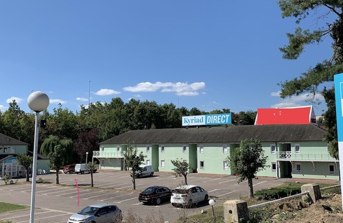 Val-de-Reuil Hotel | Kyriad Direct Rouen Sud - Val de Reuil