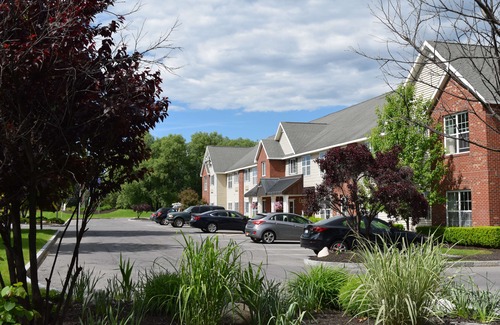 East Syracuse Hotel | Cresthill Suites Syracuse