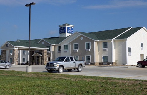 Waverly Hotel | Cobblestone Inn & Suites - Waverly