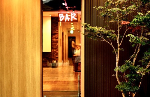 Oishi Hotel | Dot Hostel&Bar