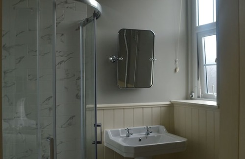 Waltham Forest Hotel | The Royal Oak