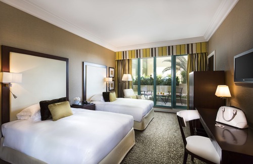 Garhoud Hotel | Mövenpick Grand Al Bustan Dubai