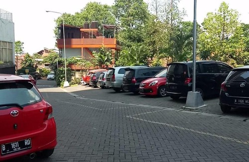 Cileunyi Hotel | Pinewood by HN