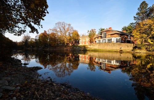 Red Oaks Mill Hotel | Best Western Plus The Inn & Suites at the Falls