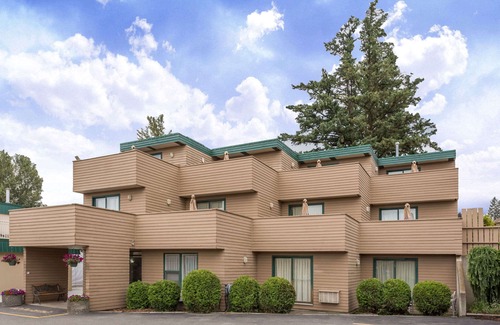 Quesnel Hotel | Ramada by Wyndham Quesnel