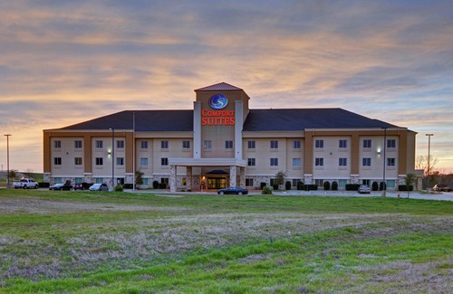 Mabank Hotel | Quality Suites Near Cedar Creek Lake