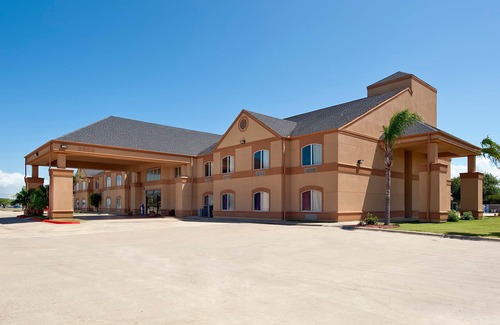 Mars Hotel | DoubleTree by Hilton Pittsburgh Cranberry