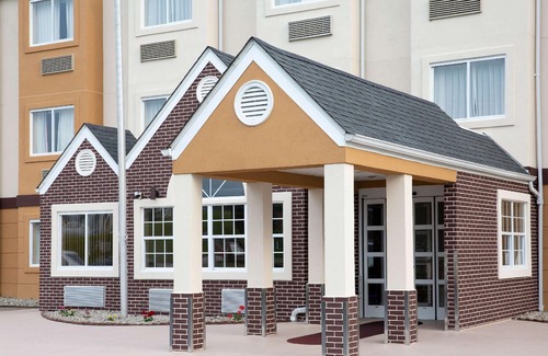 South Charleston Hotel | Microtel Inn & Suites by Wyndham Charleston WV