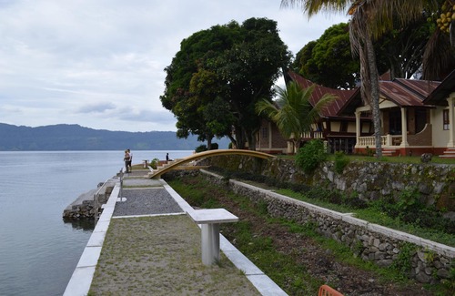 Ambarita Hotel | Tuk Tuk Timbul Bungalows