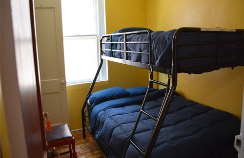 Hamtramck Hotel | Hamtramck Hostel