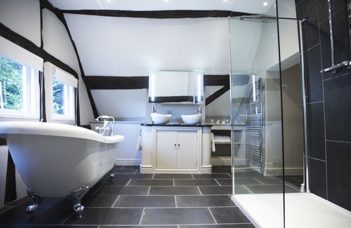 Abberley Hotel | The Manor Arms Inn