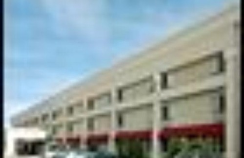 Springdale Hotel | La Quinta Inn by Wyndham Cincinnati North
