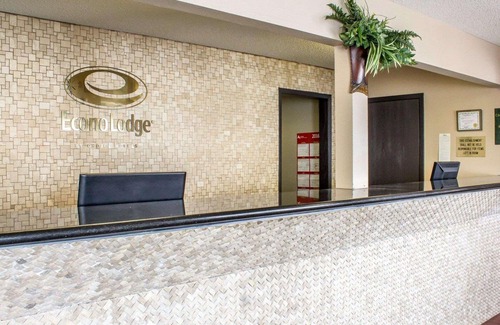 Ames Hotel | Econo Lodge Ames