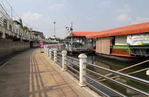 Na Muang Hotel | Baan Vanilla River Ratchaburi
