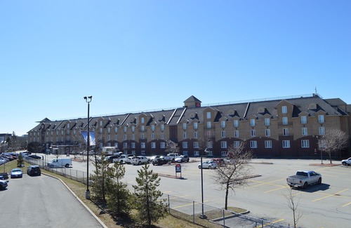 District Saint - Raymond - Vanier Hotel | Ramada Plaza by Wyndham Gatineau/Manoir du Casino