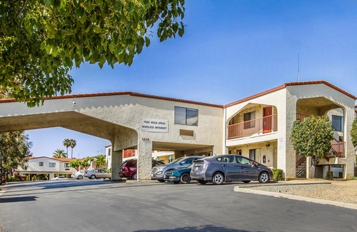 Castro Valley Hotel | Econo Lodge Castro Valley I-580