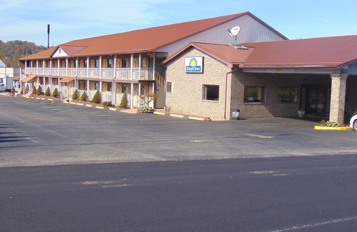 Huntington Hotel | Days Inn by Wyndham Huntington