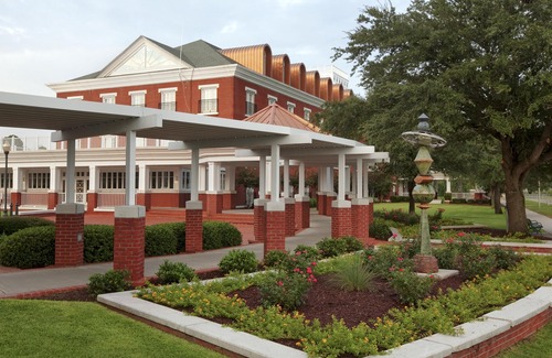 New Bern Hotel | DoubleTree by Hilton Hotel New Bern Riverfront