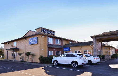 Newberg Hotel | Travelodge Suites by Wyndham Newberg