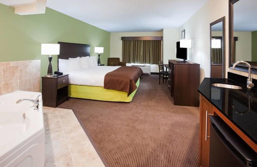 De Witt Hotel | AmericInn by Wyndham DeWitt