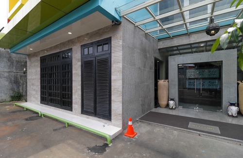 Cawang Hotel | RedDoorz Plus Near Halim Perdanakusuma 2