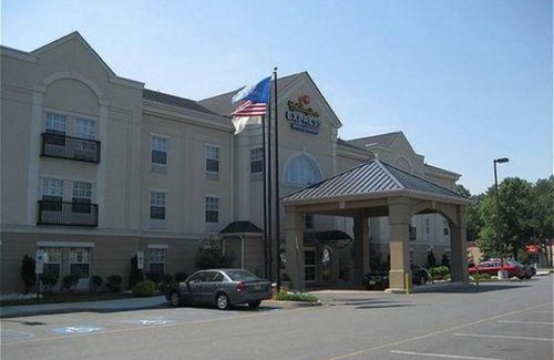 Monmouth Junction Hotel | Comfort Suites Near University