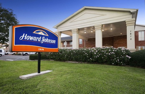 Beaumont Hotel | Howard Johnson by Wyndham Beaumont