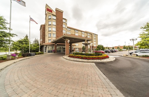 Vaughan Hotel | Monte Carlo Inn Vaughan Suites