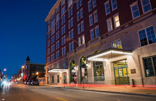 Downtown Dubuque Hotel | Hotel Julien Dubuque