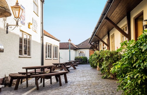 Mudford Hotel | The Half Moon Inn and Country Lodge