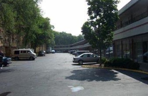 Dubuque Hotel | Days Inn by Wyndham Dubuque