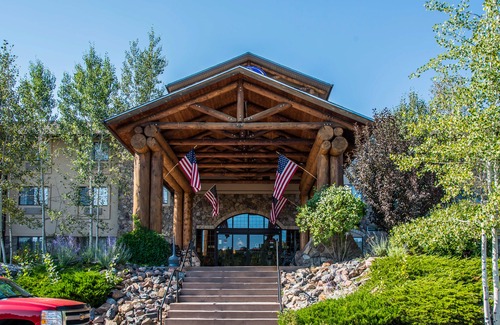 North Central Evergreen Hotel | Comfort Suites Golden West on Evergreen Parkway