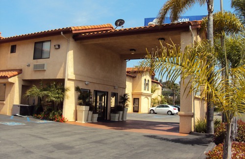 Mira Costa Hotel | Quality Inn & Suites Oceanside Near Camp Pendleton