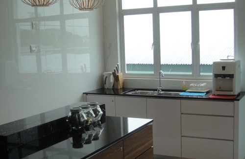 Tanjung Bungah Hotel | Batu Ferringhi - Shamrock Beach Villas, Penang