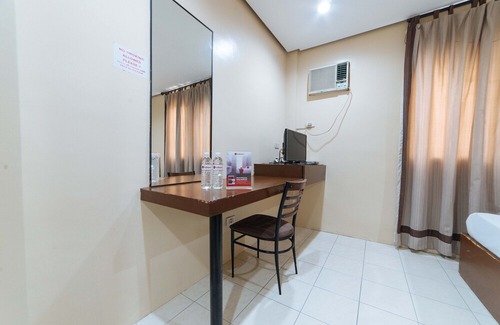 Olongapo Hotel | RedDoorz near Olongapo Bus Terminal