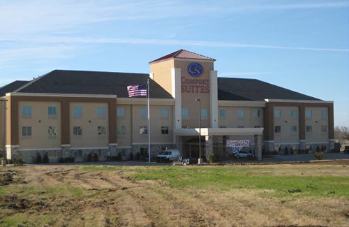 Mabank Hotel | Quality Suites Near Cedar Creek Lake