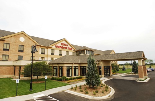 Summit Corners Hotel | Hilton Garden Inn Oconomowoc