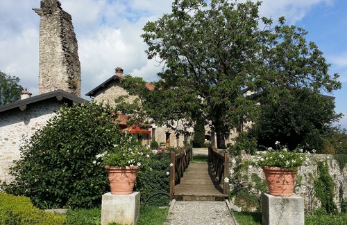 Cernusco Lombardone Hotel | Castello di Cernusco Lombardone