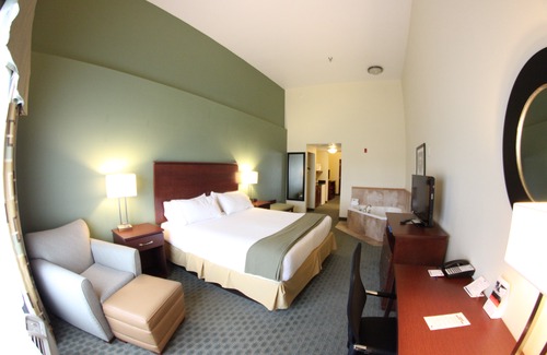 Cocoa Hotel | Holiday Inn Express Hotel & Suites Cocoa, an Ihg Hotel