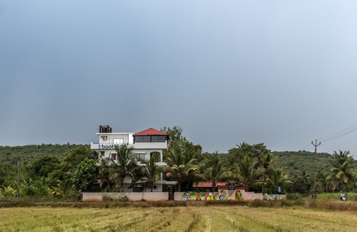 Mandrem Hotel | Moustache Goa CoWork Hostel