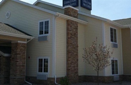 Bloomfield Hotel | Cobblestone Inn & Suites - Bloomfield