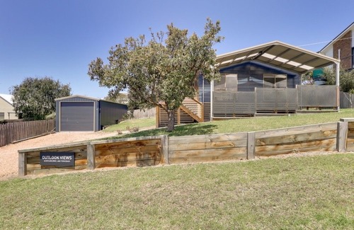 Lake Tyers Beach Hotel | Outlook Views