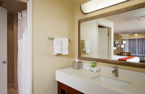 Simi Valley Hotel | Holiday Inn Express Simi Valley, an Ihg Hotel