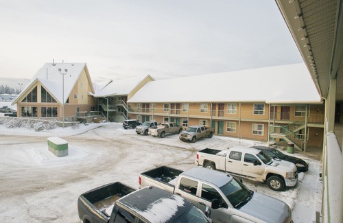 Hinton Hotel | Lakeview Inns & Suites - Hinton