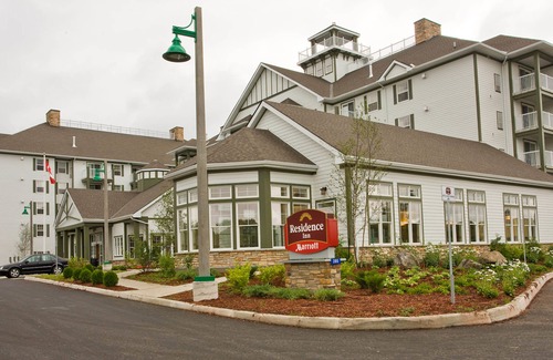 Gravenhurst Hotel | Residence Inn by Marriott Gravenhurst Muskoka Wharf